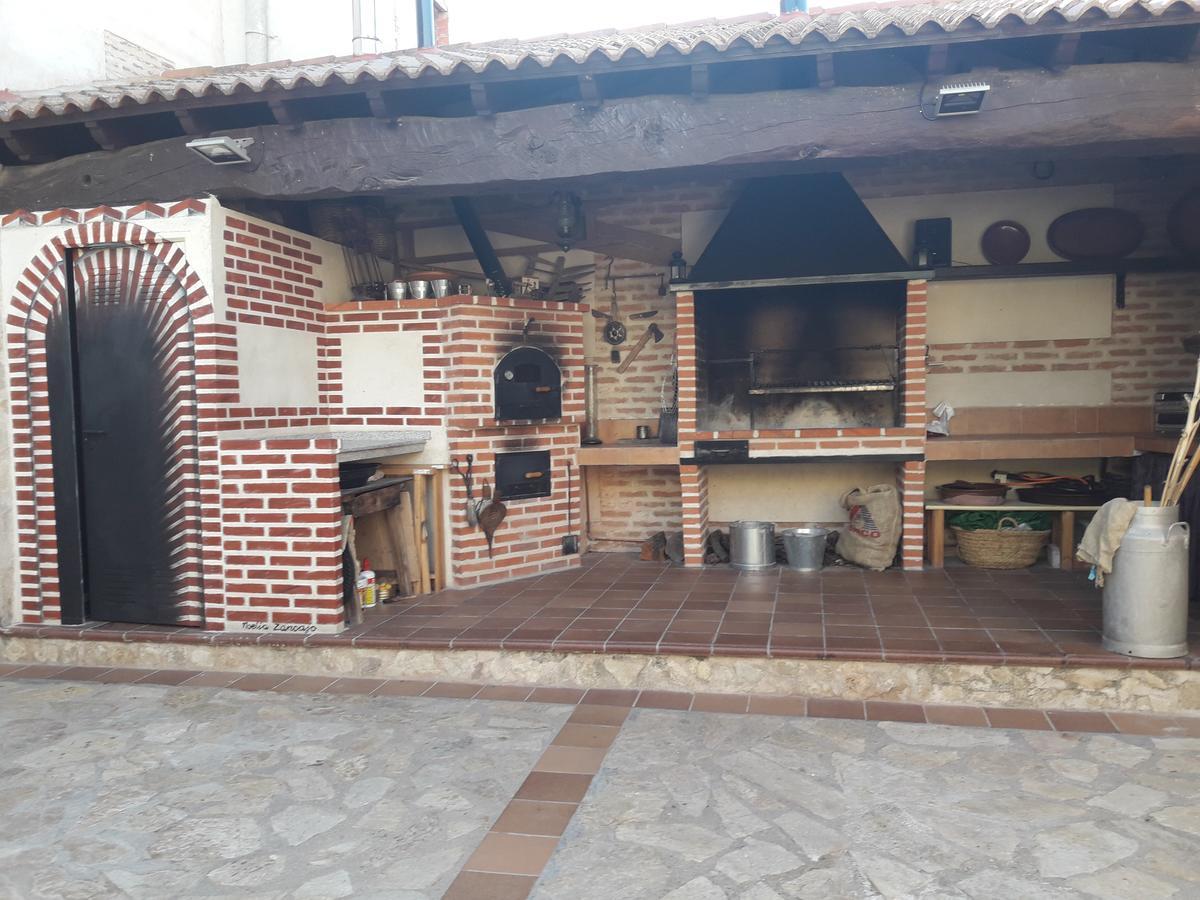 Casa Rural La Casa De Las Manuelas Horcajo de las Torres Εξωτερικό φωτογραφία